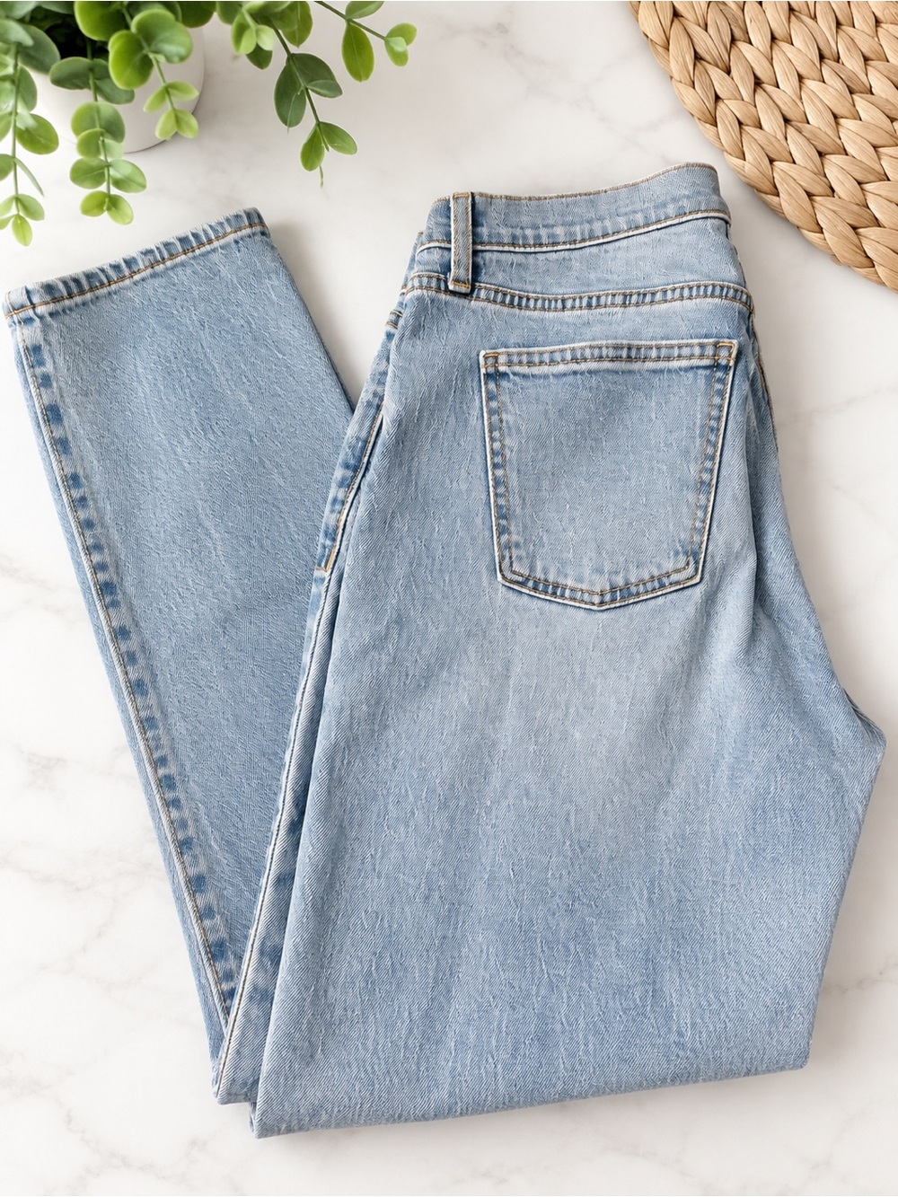 Women’s Old Navy WOW Boyfriend Jeans Size 10 Light Wash Mid Rise Straight Leg
